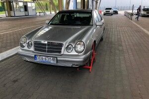 Викрадені за кордоном автівки затримали прикордонники