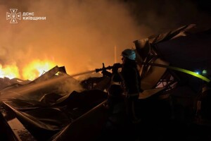 росія атакувала Київ балістичними ракетами: в місті масштабні пожежі, є жертви