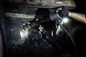 На Волині керівники шахти заробляли гроші на незаконному продажі вугілля 