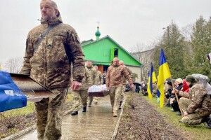 На Волині попрощалась із загиблим Героєм Артемом Поліщуком