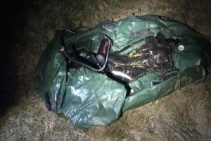 На Волині контрабандисти покинули 12 ящиків сигарет та гумовий човен