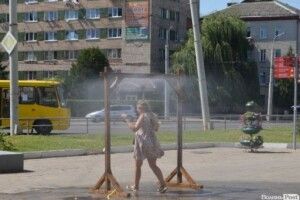 Коли в Луцьку поставлять вуличні душі 