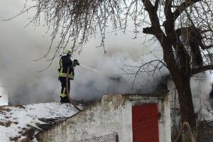 На Волині за добу горіли три господарські споруди