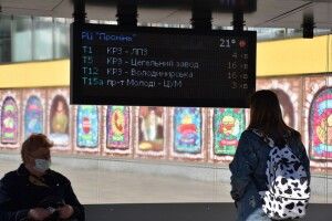 У Луцьку встановили 9 розумних зупинок: де вони є  