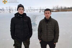 Брати врятували 14-літню односельчанку, яка провалилася під кригу на річці (Фото)
