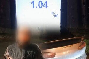 У Луцьку п'яну водійку без прав «здали» не увімкнені фари