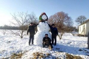 На Волині зліпили снігову бабу, всім сніговим бабам – снігову бабу