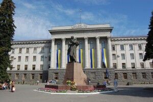 Викладачі та студенти пішли на війну: Волинський нацуніверситет планує перехід на дистанційку 