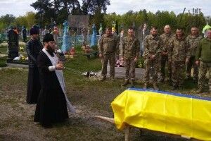 Камінь-Каширщині у жалобі: в останню дорогу провели Героя, який загинув внаслідок обстрілу 