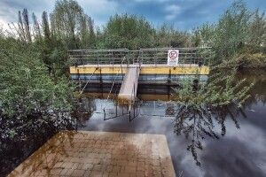 Кави на понтоні не вип'єш: у Луцьку Стир вийшов з берегів (Фото)