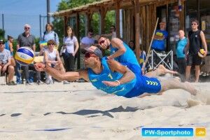Українські пляжники вийшли у чвертьфінал турніру в Італії