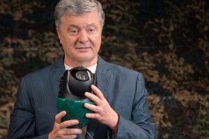 Порошенко: На кожну відеокамеру, яку ворог буде знищувати, на фронті будуть з’являтися три нові
