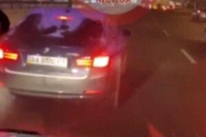 Водій BMW не пропускав і навмисно блокував «швидку» з важким хворим (Відео)