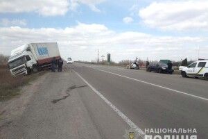Між Здолбуновом та Здовбицею моторошна ДТП за участю вантажівки «Volvo» та позашляховика «Niva Chevrolet» (фото)