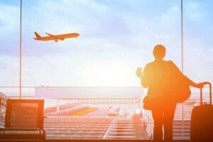 Подорож за кордон: страховка або вакцинація