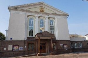У Луцьку через дощ змінили місце проведення мистецького проєкту  «Я люблю Україну»