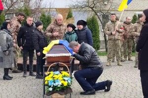 В Рожищенській громаді в останню дорогу провели захисника України Василя Гаврука