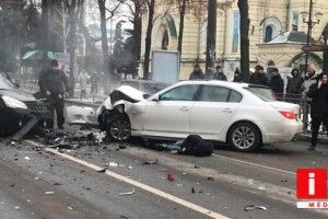 У центрі Рівного сталася страшна ДТП, водій вийшов з автівки та впав: подробиці (Фото)