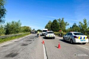 На Поліссі в карколомній ДТП постраждали батько та його 12-річний син (Фото)