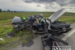 На трасі Луцьк-Горохів легковик влетів у вантажівку