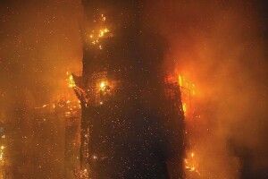 У Гонконзі всю ніч палав хмарочос