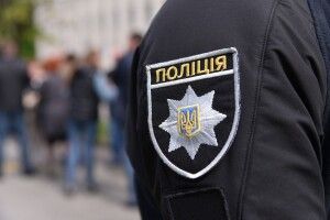 «Дружина народжує, допоможіть проїхати містом!» (Відео)