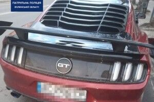 Луцьком роз’їжджав невовнолітній на спорткарі