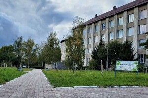 У ковельському ліцеї №10 з’явилися тренажери і патріотичні мурали (Фото)