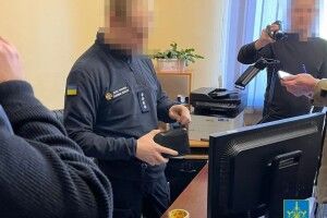 «На хабарі» затримали інспектора ДСНС Львівщини, який вимагав гроші від підприємця (Фото)