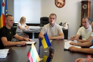 У місті на Волині викорчують дерева, щоб прокласти нові тепломережі