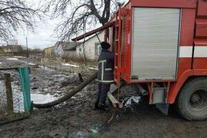 Минулої доби волинські рятувальники відкачали 420 кубометрів талої води з приватних господарств