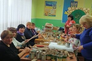 Окопні свічки із Луцького району  зігріють наших воїнів на передовій