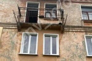 Обвалився балкон разом з трьома чоловіками