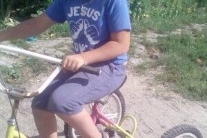 Велосипедист із діагнозом ДЦП набиває синці, але не здається 