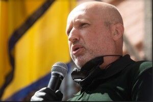 Понад 20 справ і одна ганебніша за іншу - Турчинов про переслідування Порошенка 