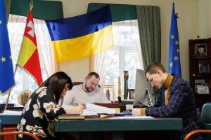 Прийом громадян: найчастіше мера Луцька просять відремонтувати двори