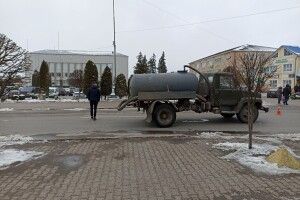 На Рівненщині вантажівка збила двох дітей на пішохідному переході