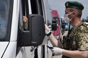 Вночі відновлено рух автотранспорту через «Шегині»