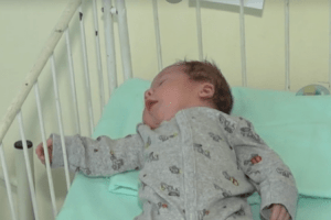 Жінка, яка за 400 тисяч хотіла продати свого малюка, постане перед судом