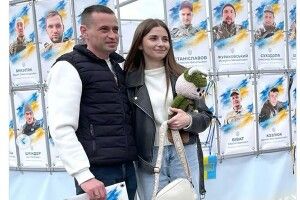 Захисник після 2 років полону особисто зняв свій портрет з Алеї Надії