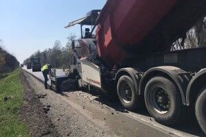Тривають ремонтні роботи на дорозі Луцьк-Ковель
