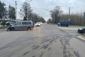 Внаслідок ДТП у Луцьку в лікарню мусили доправляти 16-літнього юнака (Фото)