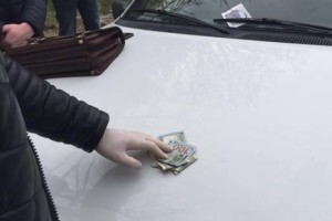 На Волині викрили адвоката, який видурив у клієнта 1000 доларів (ФОТО)