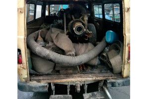 На Рівненщині цієї ночі поліція «застукала на гарячому» двох братів-«старателів» (фото)