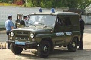 СМЕРТЬ У ПАТРУЛЬНІЙ МАШИНІ