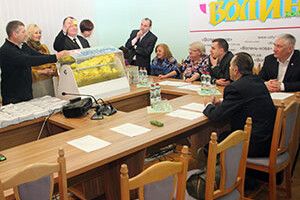 МАЙЖЕ 800 ПОДАРУНКІВ — ВІД «ВОЛИНІ-НОВОЇ»