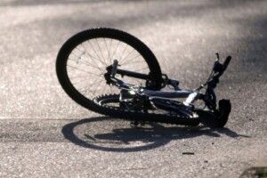 Вантажівка на смерть збила велосипедиста