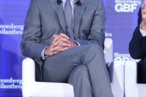 Прем’єр Канади чудить: з'явився на бізнес-форумі у шкарпетках з... Чубаккою (фото)