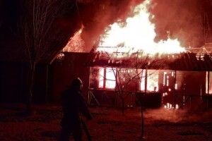 Посеред зими в Затоці згоріла база відпочинку