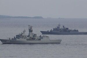 росія вивела ракетоносії в Чорне море: українців попередили про небезпеку 